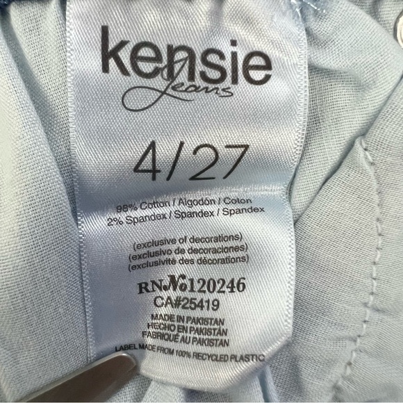 NWT KENSIE Women’s Blue Jean Shorts Sz 4 Distressed Medium Wash Stretch Pockets - Picture 8 of 13